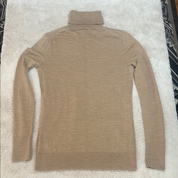 GAP 100% Extra Fine Merino Wool Turtleneck Women’s Sweater in Tan sz S Tall - Picture 8 of 9